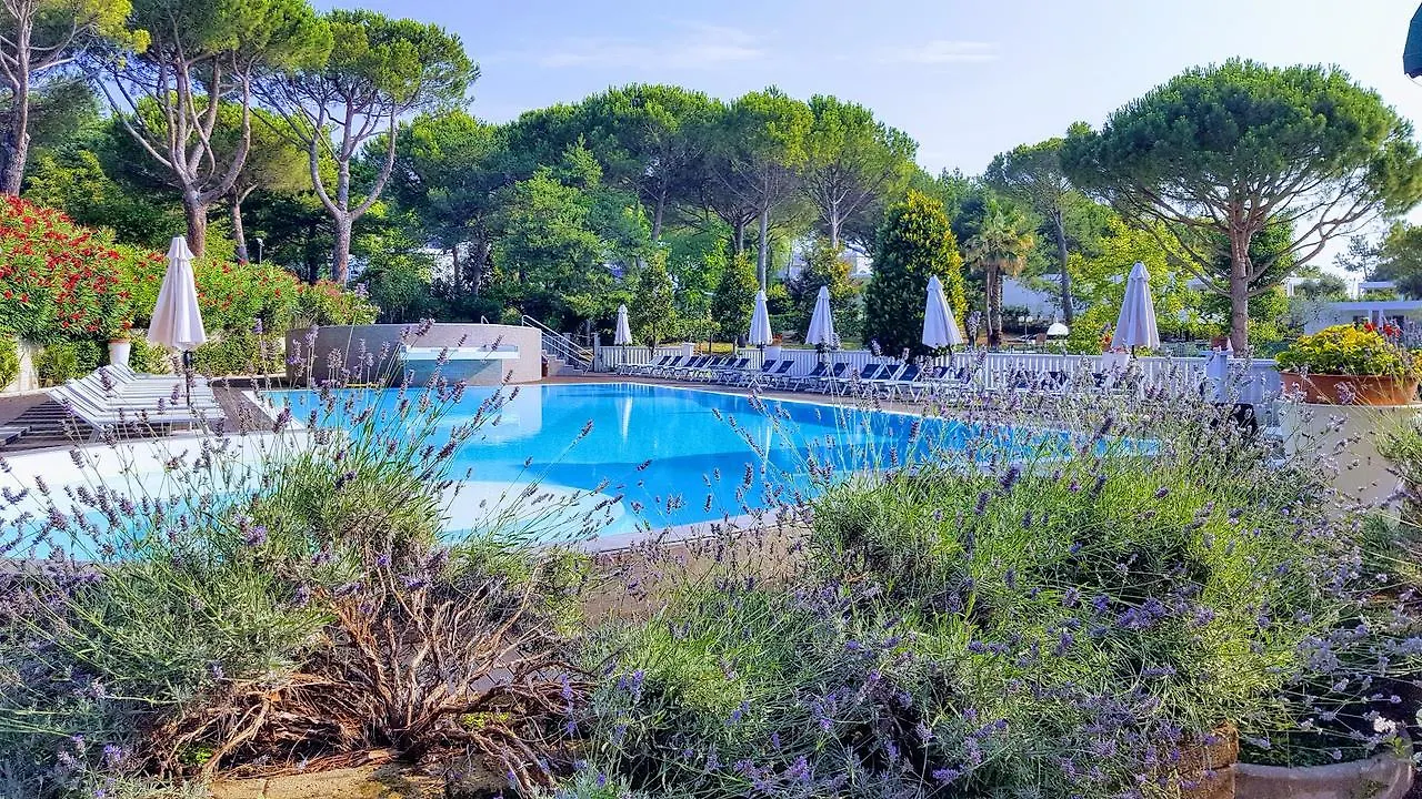 Villaggio La Pescaccia San Clemente  Hotell